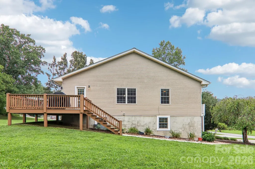 3311 Sandy Drive Hendersonville NC 28792