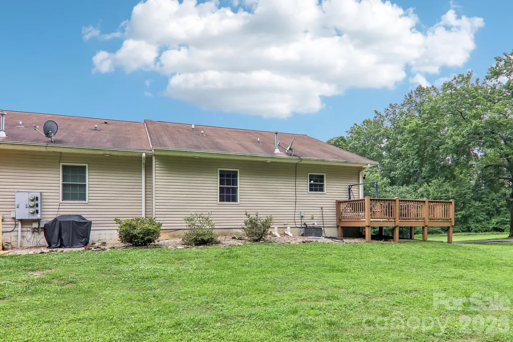 3311 Sandy Drive Hendersonville NC 28792