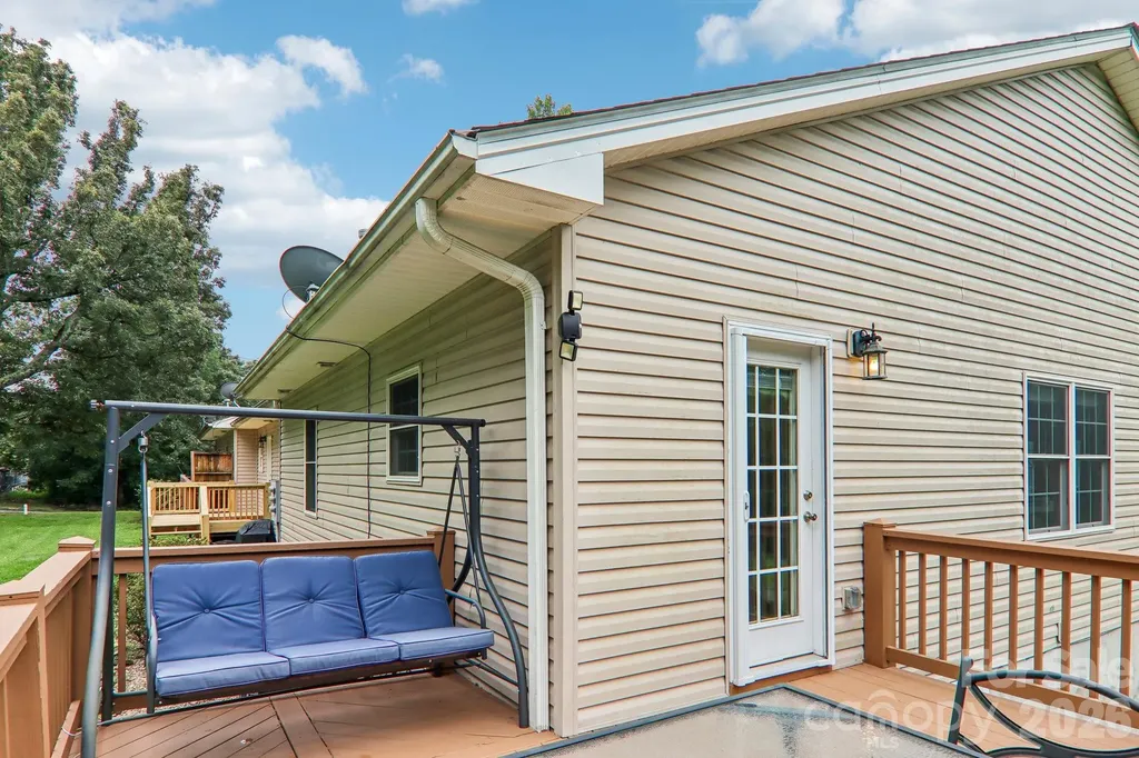 3311 Sandy Drive Hendersonville NC 28792