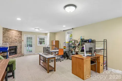 3311 Sandy Drive Hendersonville NC 28792