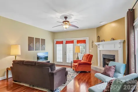 3311 Sandy Drive Hendersonville NC 28792
