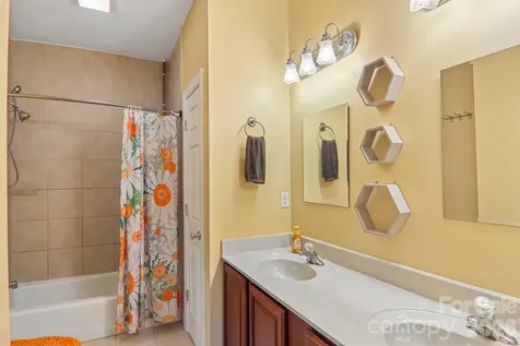 3311 Sandy Drive Hendersonville NC 28792