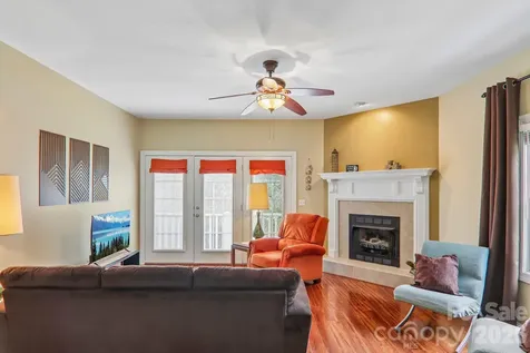 3311 Sandy Drive Hendersonville NC 28792