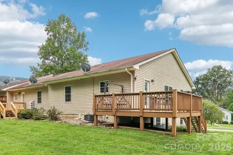3311 Sandy Drive Hendersonville NC 28792