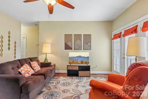 3311 Sandy Drive Hendersonville NC 28792