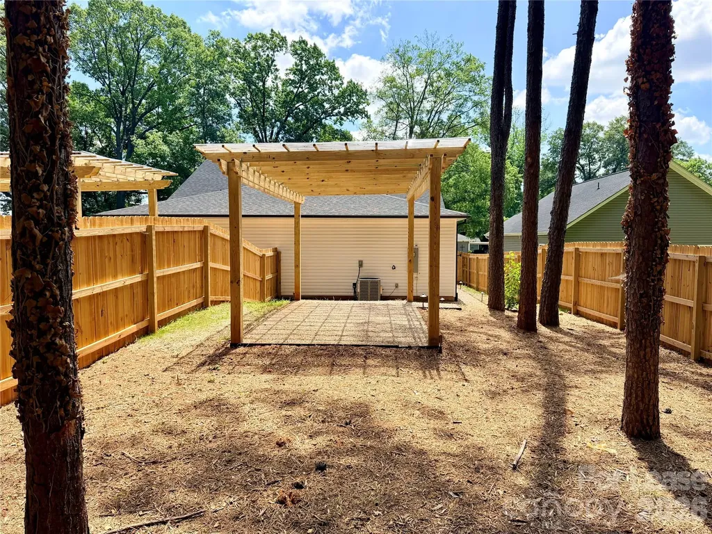 521 N Linwood Avenue Charlotte NC 28216