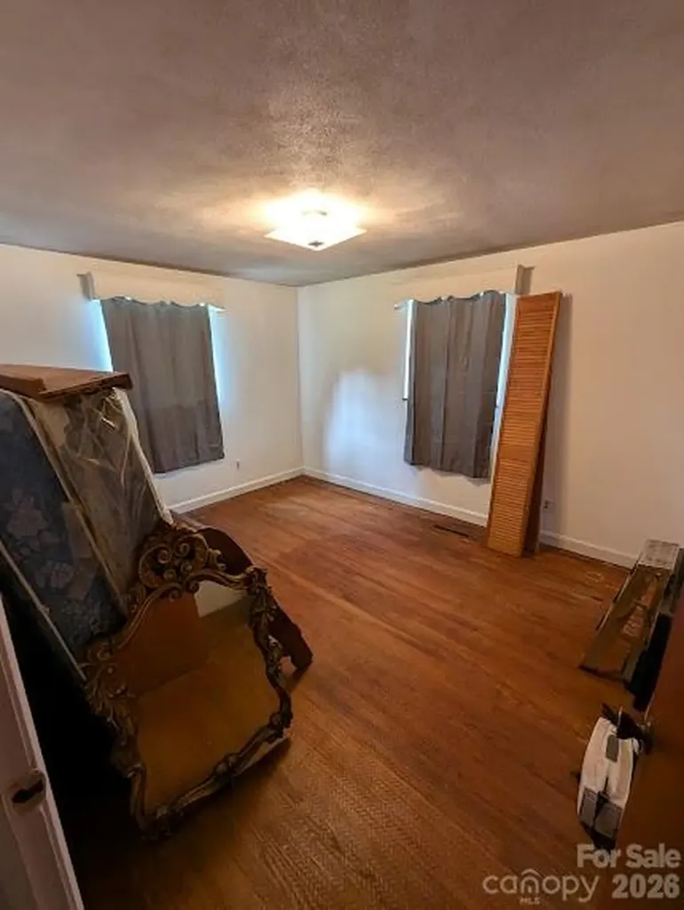 4835 Salisbury Street Hickory NC 28601