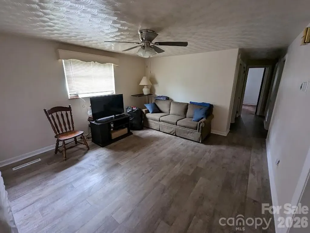 4835 Salisbury Street Hickory NC 28601
