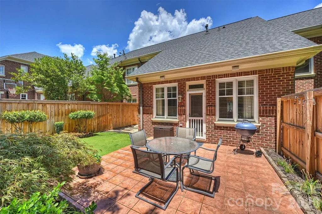 1144 Hampton Gardens Lane Charlotte NC 28209