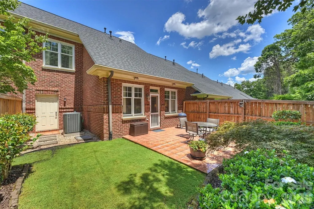 1144 Hampton Gardens Lane Charlotte NC 28209
