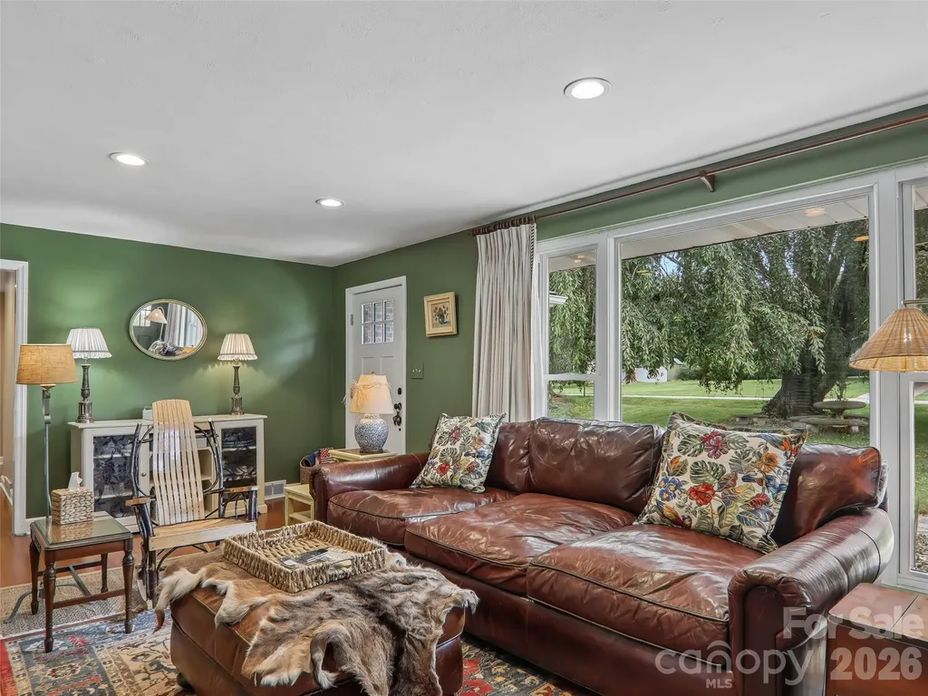 851 Sand Hill Road Asheville NC 28806