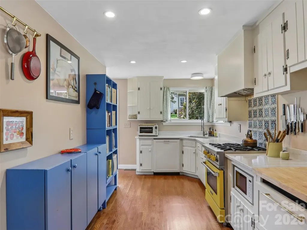 851 Sand Hill Road Asheville NC 28806