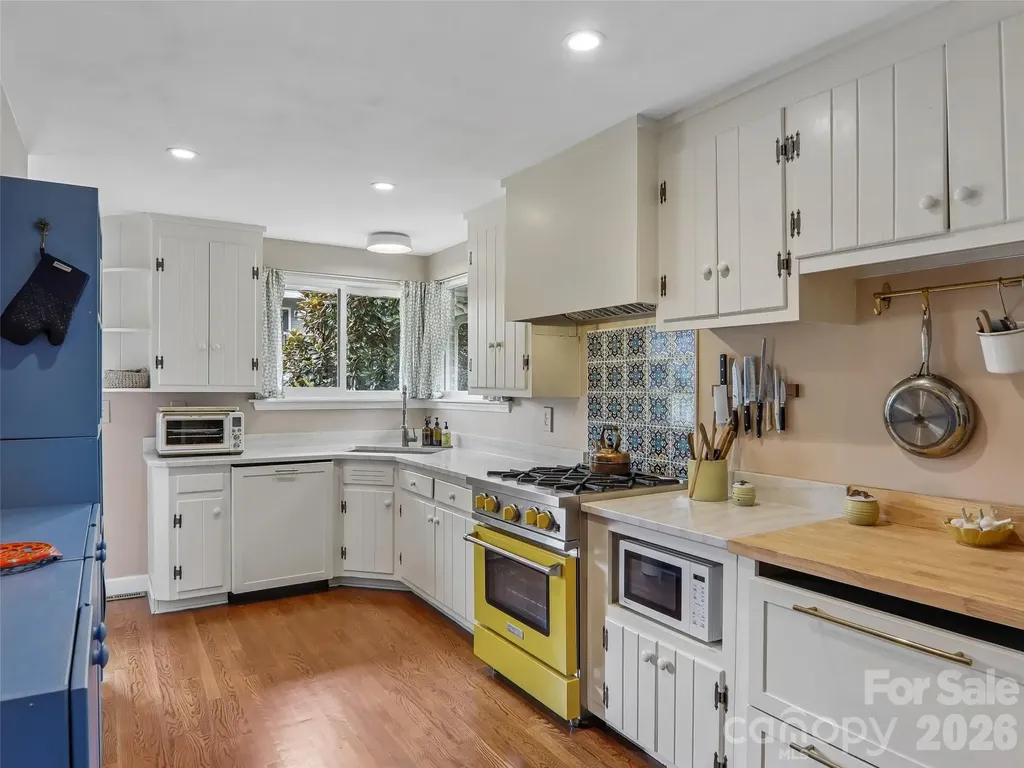851 Sand Hill Road Asheville NC 28806