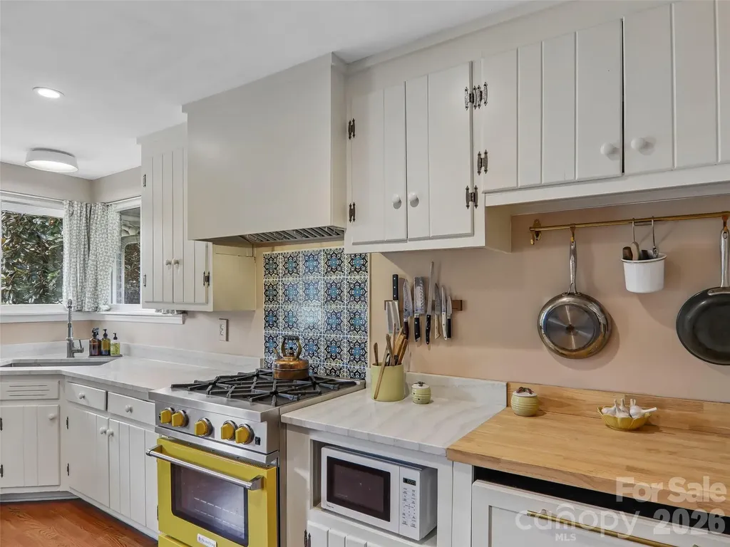 851 Sand Hill Road Asheville NC 28806