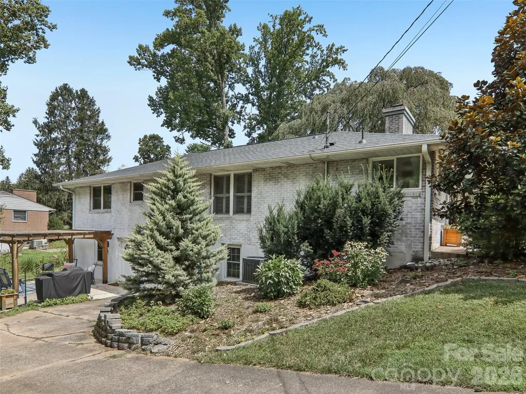 851 Sand Hill Road Asheville NC 28806