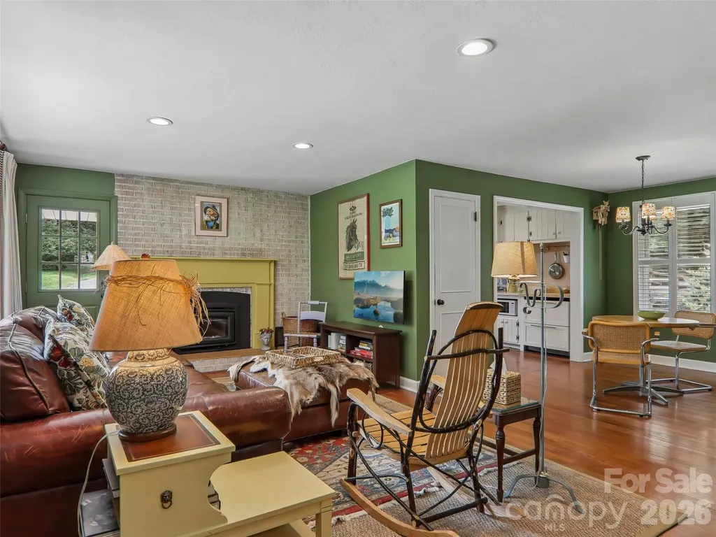 851 Sand Hill Road Asheville NC 28806