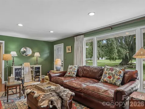 851 Sand Hill Road Asheville NC 28806