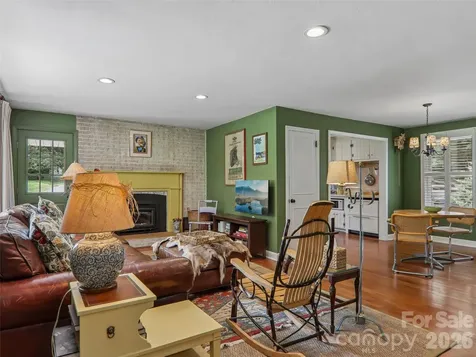 851 Sand Hill Road Asheville NC 28806