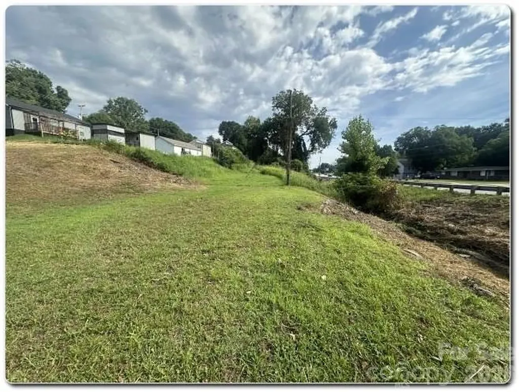 911 N Chester Street Gastonia NC 28052