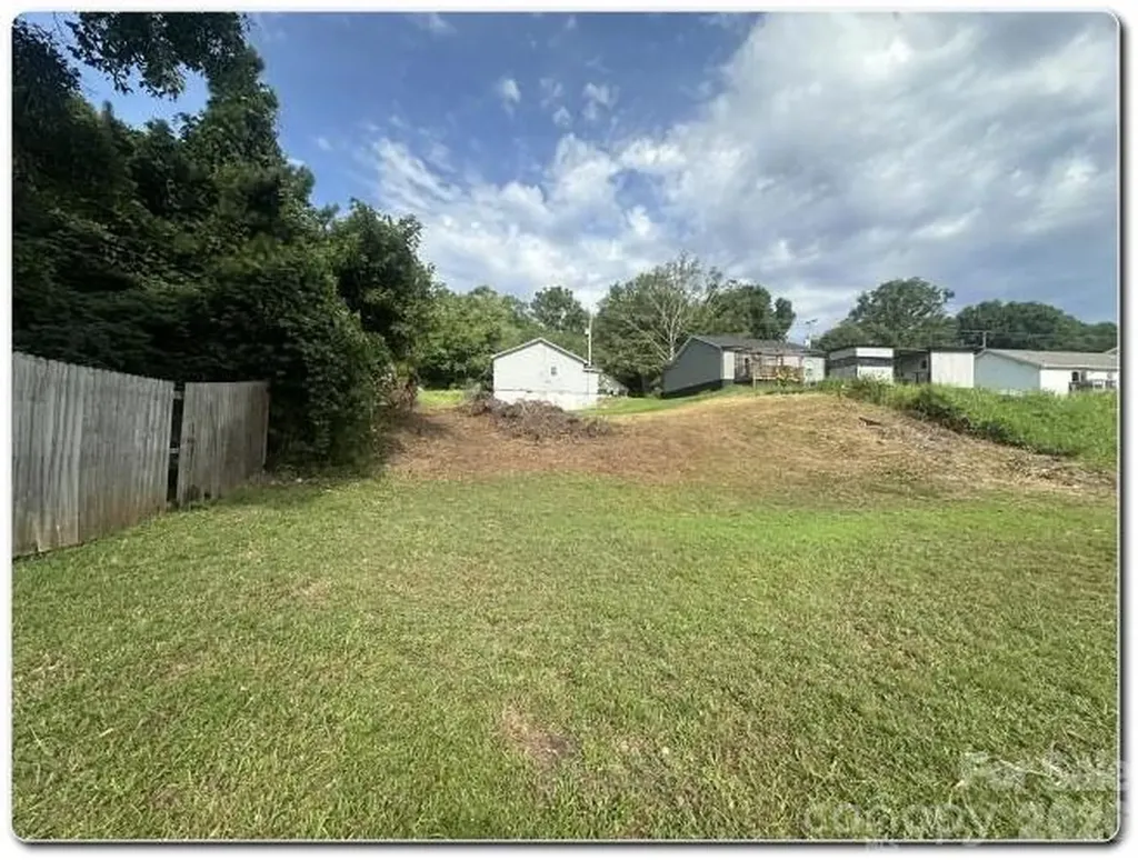 911 N Chester Street Gastonia NC 28052