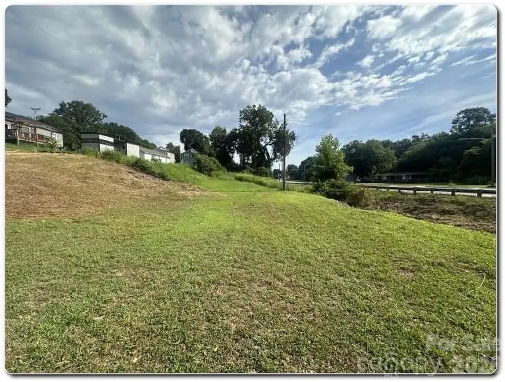 911 N Chester Street Gastonia NC 28052