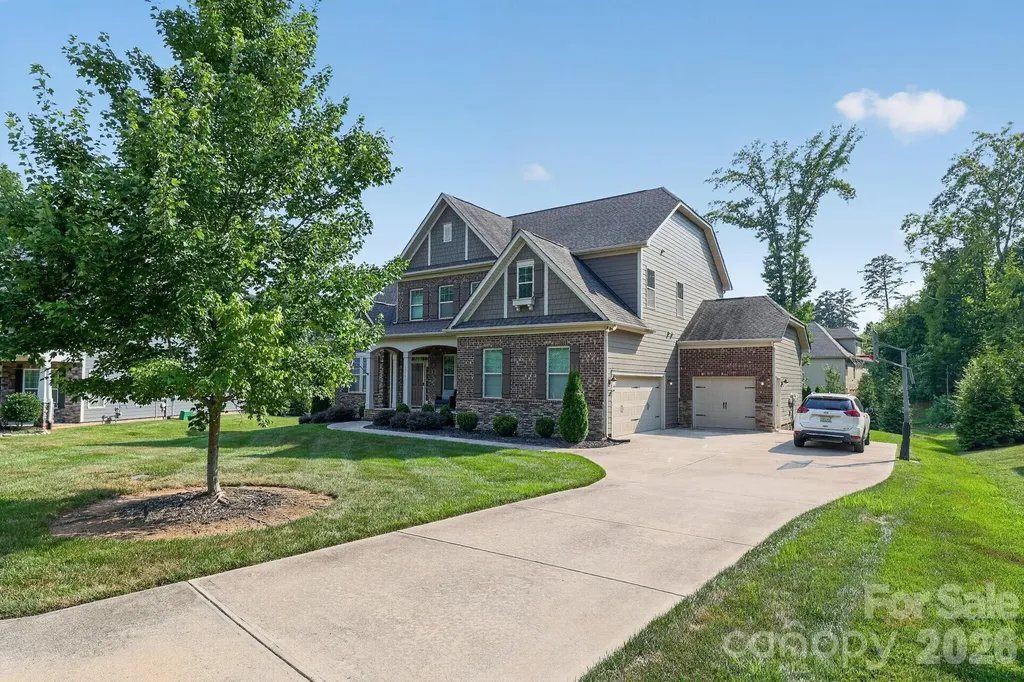 1016 Kara Court Matthews NC 28104
