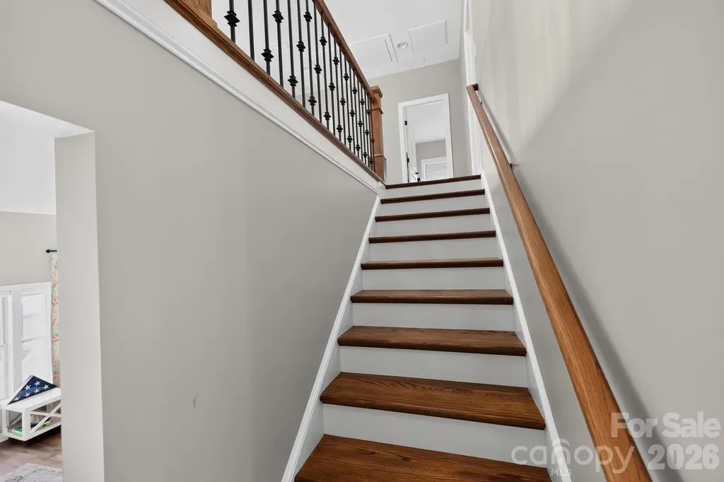 1016 Kara Court Matthews NC 28104