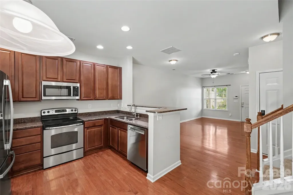 13983 Singleleaf Lane Charlotte NC 28278