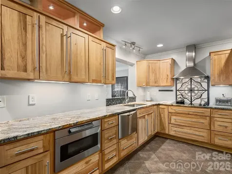 8 Mulberry Court Arden NC 28704