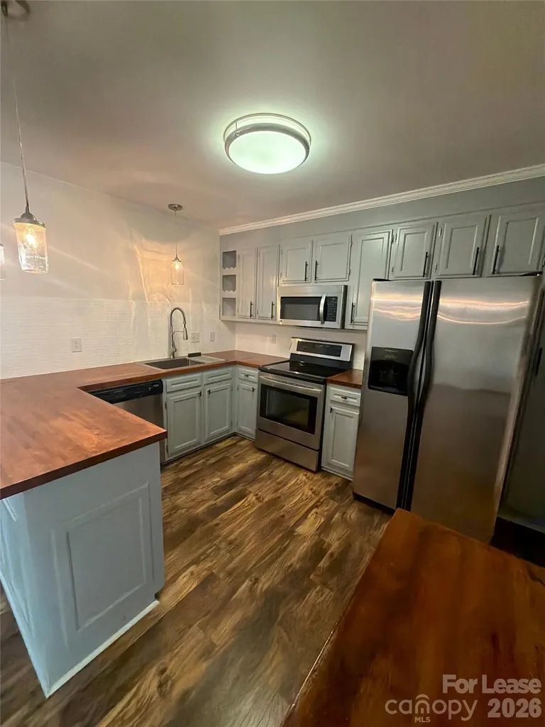 205 W Nims Avenue Mount Holly NC 28120