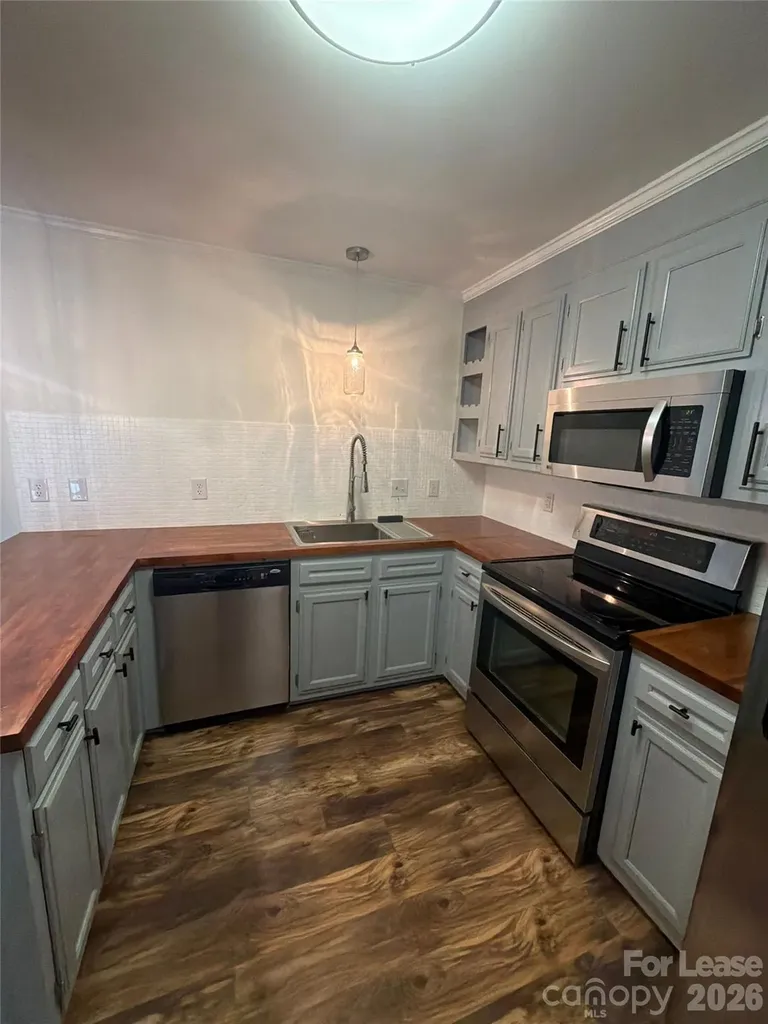 205 W Nims Avenue Mount Holly NC 28120