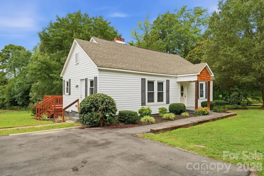 192 Flower House Loop Troutman NC 28166