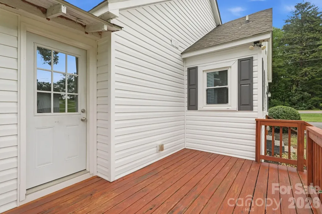 192 Flower House Loop Troutman NC 28166