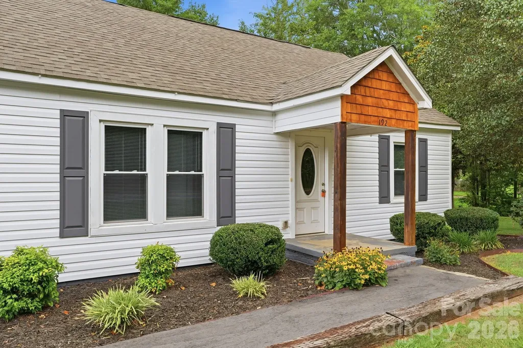 192 Flower House Loop Troutman NC 28166