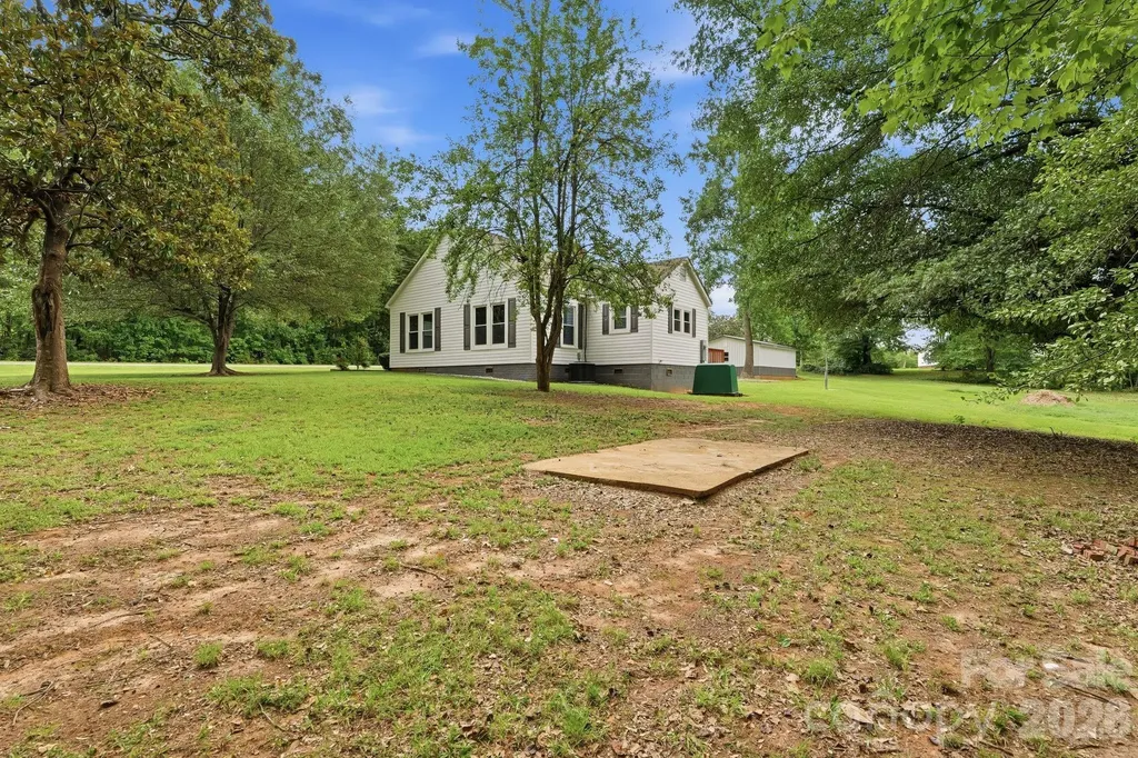192 Flower House Loop Troutman NC 28166