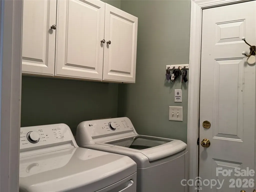 6111 Maple Leaf Avenue Harrisburg NC 28075