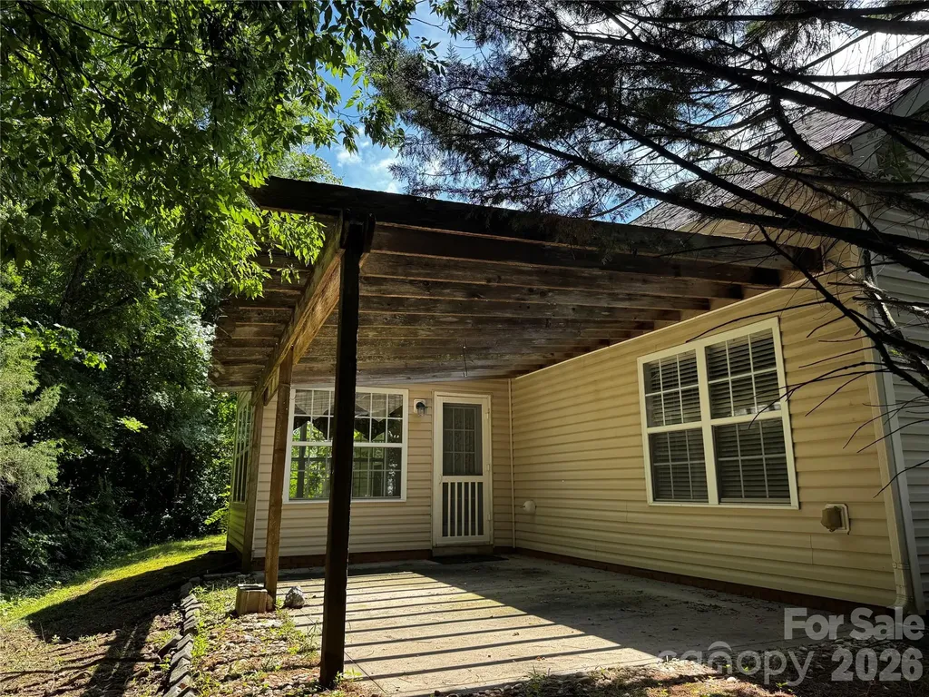 6111 Maple Leaf Avenue Harrisburg NC 28075