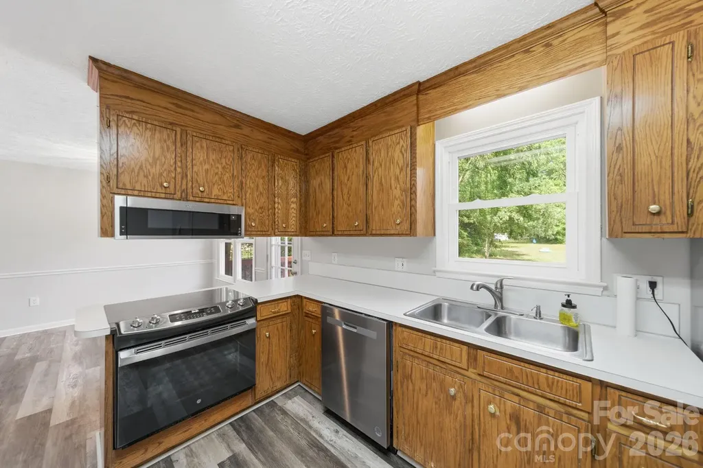 617 Autumn Drive Harrisburg NC 28075