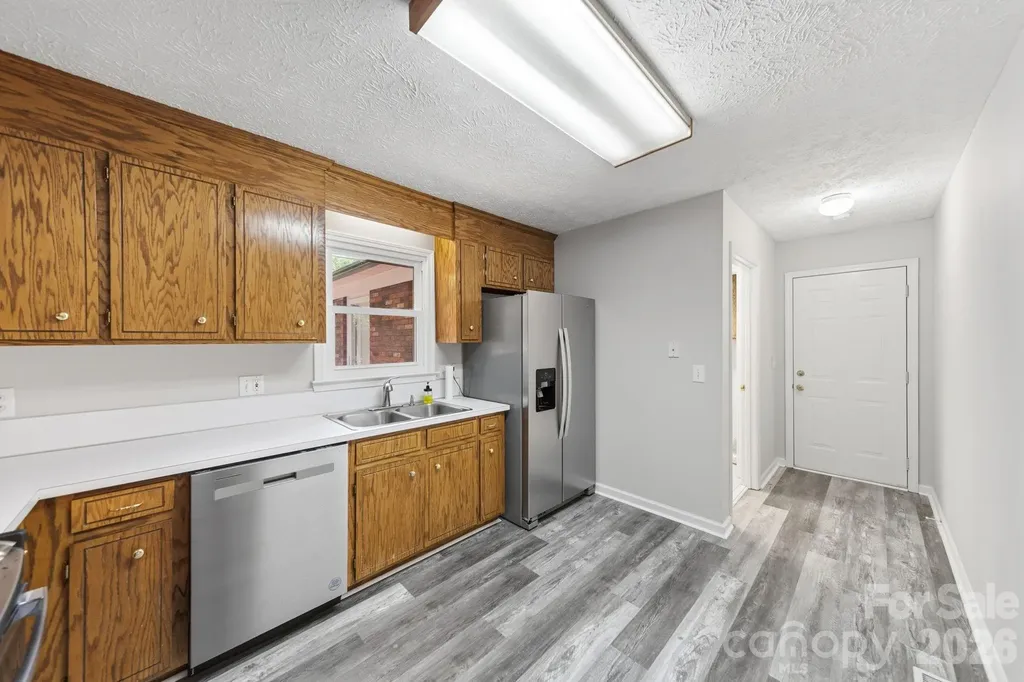617 Autumn Drive Harrisburg NC 28075