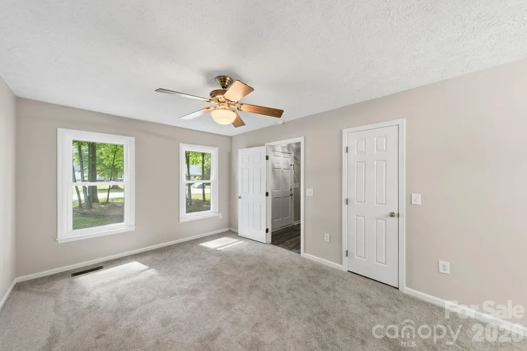 617 Autumn Drive Harrisburg NC 28075