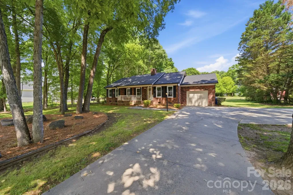 617 Autumn Drive Harrisburg NC 28075