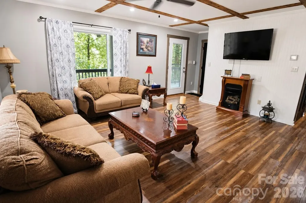 47 Caribou Lane Burnsville NC 28714