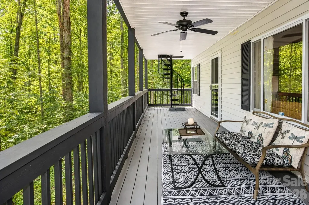47 Caribou Lane Burnsville NC 28714