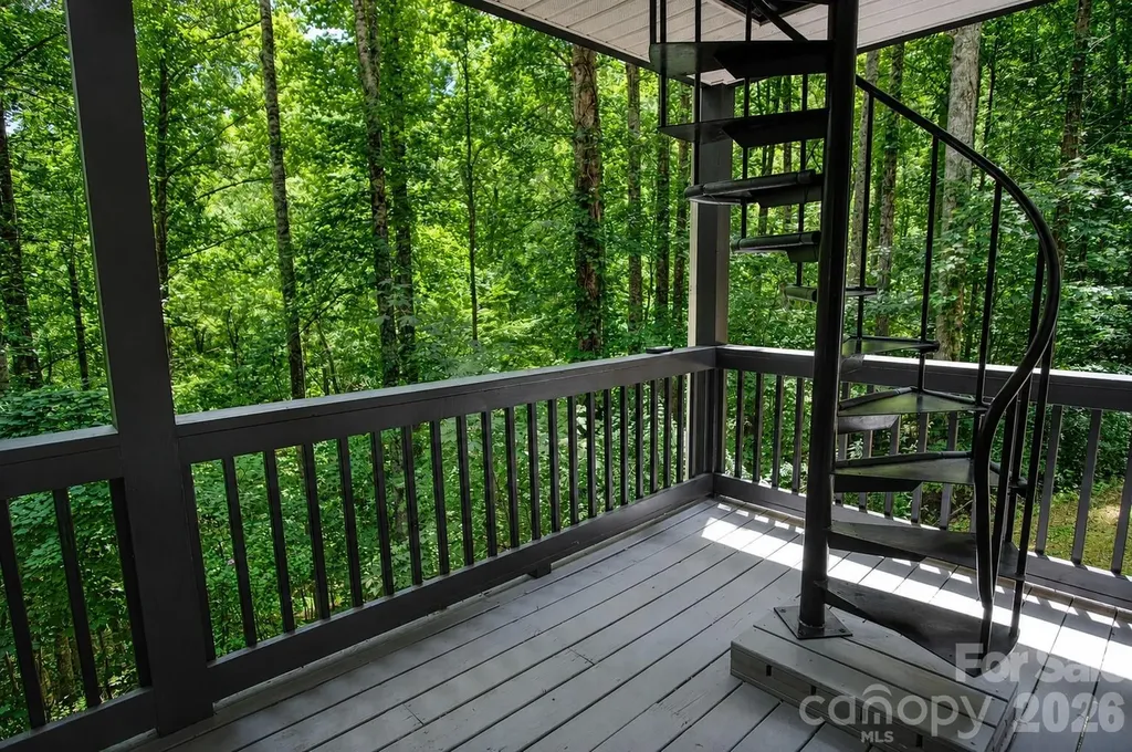 47 Caribou Lane Burnsville NC 28714