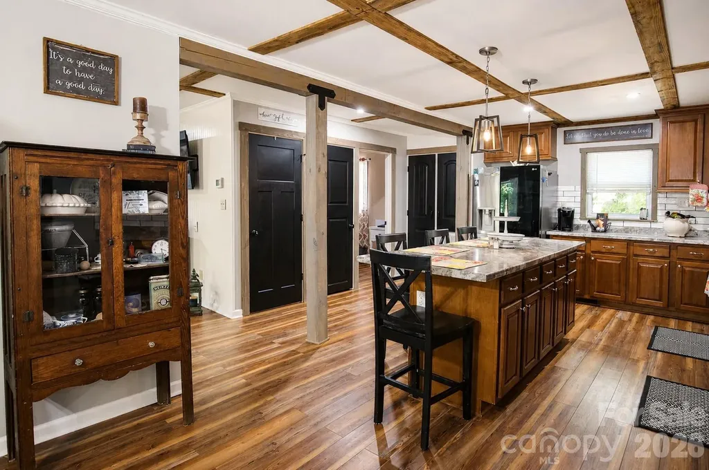 47 Caribou Lane Burnsville NC 28714