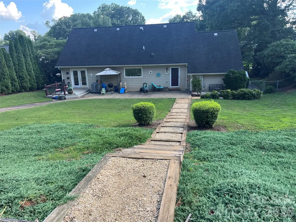 318 Sharon Avenue NW Lenoir NC 28645