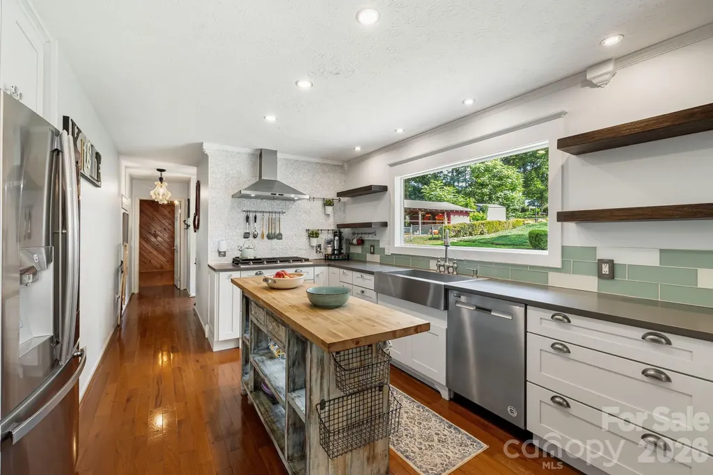 318 Sharon Avenue NW Lenoir NC 28645