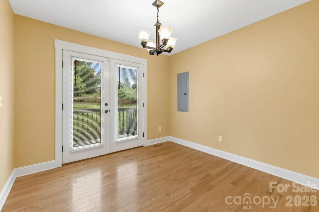 2 Cottage Cove Lane Asheville NC 28803
