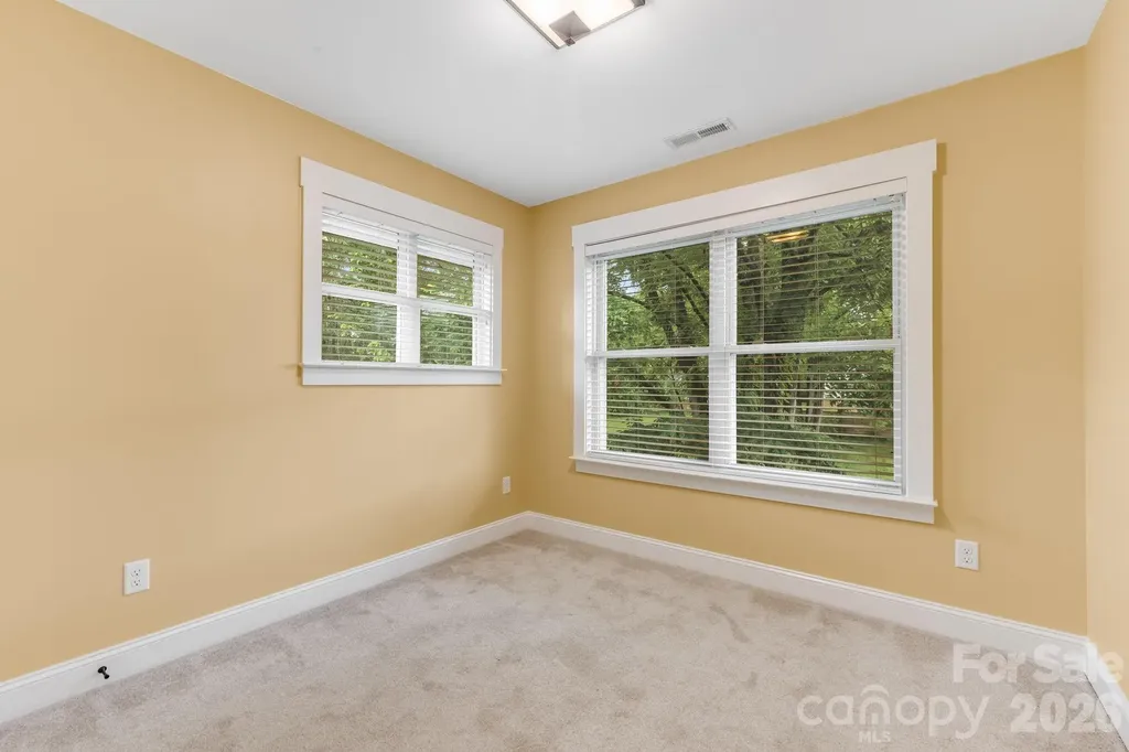 2 Cottage Cove Lane Asheville NC 28803
