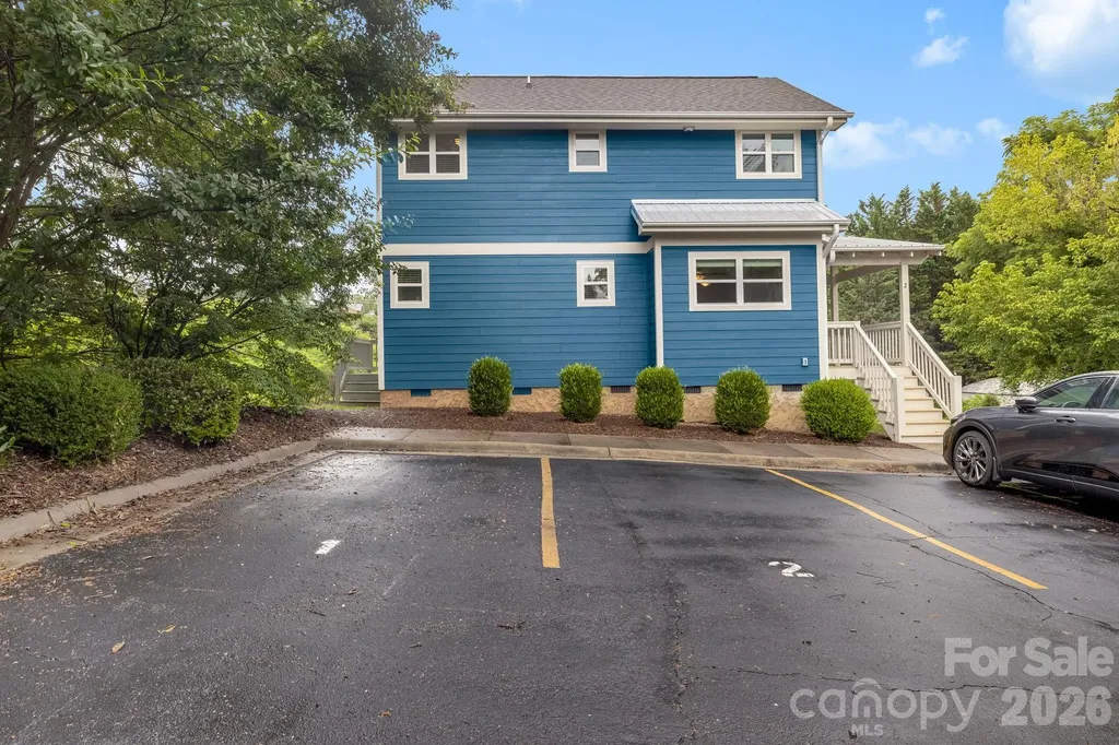2 Cottage Cove Lane Asheville NC 28803